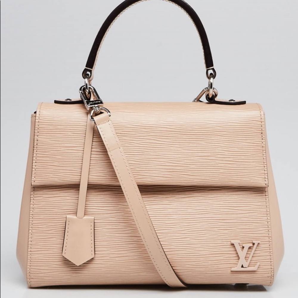 ⭐️Louis Vuitton Cluny bag
